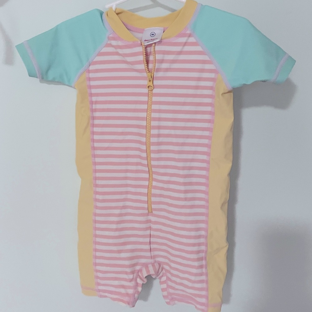 Hanna Anderson rashguard size 80/2T